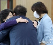 요양병원 '접촉 면회' 내일부터 재개..외출·외박도 허용