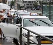 [속보] 당정 "택시 공급 제한하는 불합리한 규제 개선"