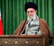 이란 최고지도자, '히잡 시위'에 입 열었다.."미국·이스라엘의 계획"