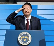 국군의 날 영상에 중국 장갑차.. '멸공의 횃불'이 '승리의 횃불'로