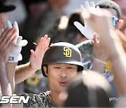 '시즌 11호 홈런 폭발' 김하성, 멀티히트 활약..SD, 패했지만 PS 진출 확정 [SD 리뷰]