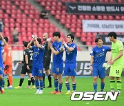 수원, 성남에 2-0 승리 [사진]