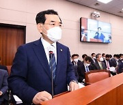 [2022 국감] "국산 전기車, 미 수출 차질로 20조원 손실"