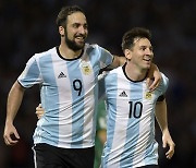 아르헨 축구 스타 이과인, 올 시즌 마치고 은퇴 선언