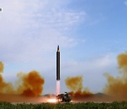 북 중거리탄도미사일 일본 통과..한미, 대응 타격훈련