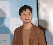 [포토] 장현성, '관객 반응 살피며 입장'