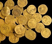 이스라엘 유적지서 1600년 전 동로마제국 금화 무더기 발굴