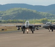[영상]한·미, 북한 미사일 대응으로 F-15K·F-16 편대비행·JDAM 2발 투하