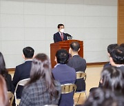 윤건영 교육감 "교육사업 꼼꼼히 점검..예산 수립·집행 철저"
