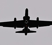 오산기지 인근 상공 비행하는 U-2S
