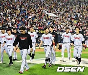 LG, KIA에 9-3 패배 '2위 확정' [사진]