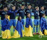 '전쟁 중' 우크라이나, 월드컵 유치전 참가..스페인·포르투갈과 손 잡아