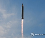 [속보] 日정부 "北미사일 발사, 안보리 통해 단호히 대응"