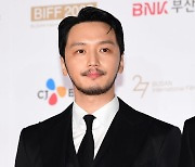 [TEN 포토] 변요한 '터프한 수염'(27th BIFF)