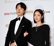 MC 류준열·전여빈 "3년만 정상 개최 27th BIFF, 관객과 만나니 웅장+감격"