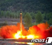 바이든·기시다, 北 미사일 시험 '강력한 단어로' 규탄(상보)