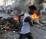 연료비 인상에 격화되는 아이티 반정부 시위