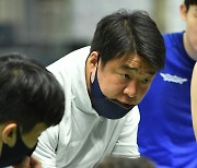 [KBL 컵대회] 2패로 컵 대회 마감한 서울 삼성 은희석 감독 "한 경기라도 더 치르고 싶었다"