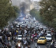 '히잡 시위' 테헤란서 17세 여성 숨진채 발견.. "당국이 몰래 매장"