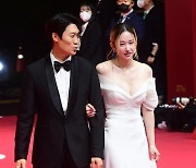 [포토] 진선규-전종서, '다정한 등장~' (27th BIFF)