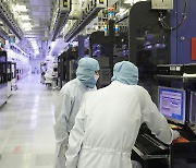 SK hynix to source domestically produced neon gas for chip manufacturing