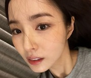 신세경, 요즘 분위기 美쳤다..셀프 메이크업 실력 '감탄'