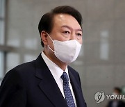 "대통령 몰랐던 '아나바다' 뜻, 복지부 준비 자료엔 있었다"