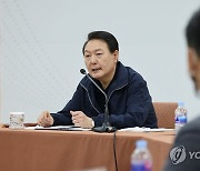윤 대통령, 스마트팜혁신밸리에서 비상경제민생회의 주재