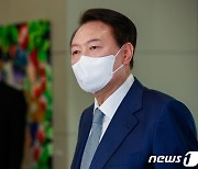 尹 "軍복무 자긍심 국가안보 뒷받침..권익 증진에 노력"(종합)