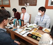 김영환 "충북의 미래 위해서는 출산 정책이 가장 중요"