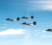 北군용기 12대 시위성 비행..軍, 대응전력 30대 투입