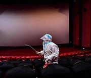 소비쿠폰·애국주의에도 中 국경절 영화 수입 '저조'