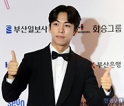 [포토] 주종혁, '멋진 모습에 눈길~' (부일영화상)