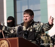 "푸틴이 직접 축하"..체첸 수장, 아들 셋 우크라전 보내고 초고속 진급