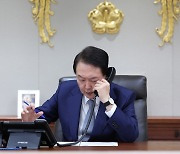 한일 정상 25분간 통화.."북한에 엄정한 대응 협력"