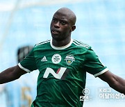 K리그1 4경기 연속골 전북 바로우, 9월 이달의 선수상