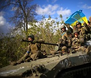우크라, 러 점령 루한스크주 첫 진격..푸틴 "자포리자 원전 국유화"