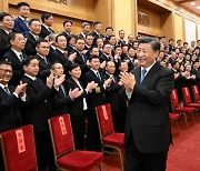시진핑 3기 임박.."위대한 중국 만들 것"vs"장기집권이 부패 초래"