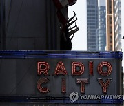 USA NEW YORK RADIO CITY ROCKETTES