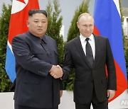 '잠행 27일째' 北 김정은, 푸틴 생일에 축전.."강력한 러시아 건설"