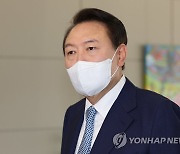 출근길 발언하는 윤석열 대통령