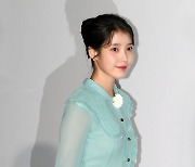 아이유 "'브로커'로 부산 방문 이틀차 '햇병아리'..새롭고 즐거운 일정"[27th BIFF]