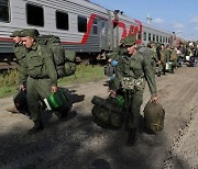 러시아 병사, 전투용품 '자기 돈'으로 구입.. "국방장관 자결하라" 반발
