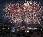[현장연결] 3년만에 돌아온 세계불꽃축제..가을밤 빛 수놓은 한국팀