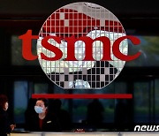 중국이 대만 침공땐.."美, TSMC 시설 부수고 핵심인력 탈출시킬 것"