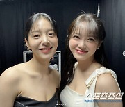 '사내맞선' 시즌2 가나요? 김세정·설인아, 맞춘 듯 화이트·블랙 상반된 의상으로 만나