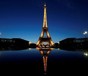공공기관 온수 끊고 에펠탑도 일찍 소등..'에너지 부족' 유럽의 겨울나기
