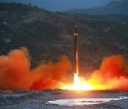 일본 "북한 탄도미사일 350km 비행.. SLBM 가능성"