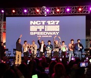 NCT127, 美 인기 브레이크 없는 '질주'..팬이벤트 5천여 명 운집