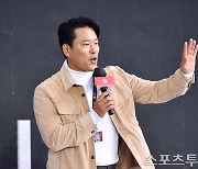 [ST포토] 이순원 '반갑습니다~'